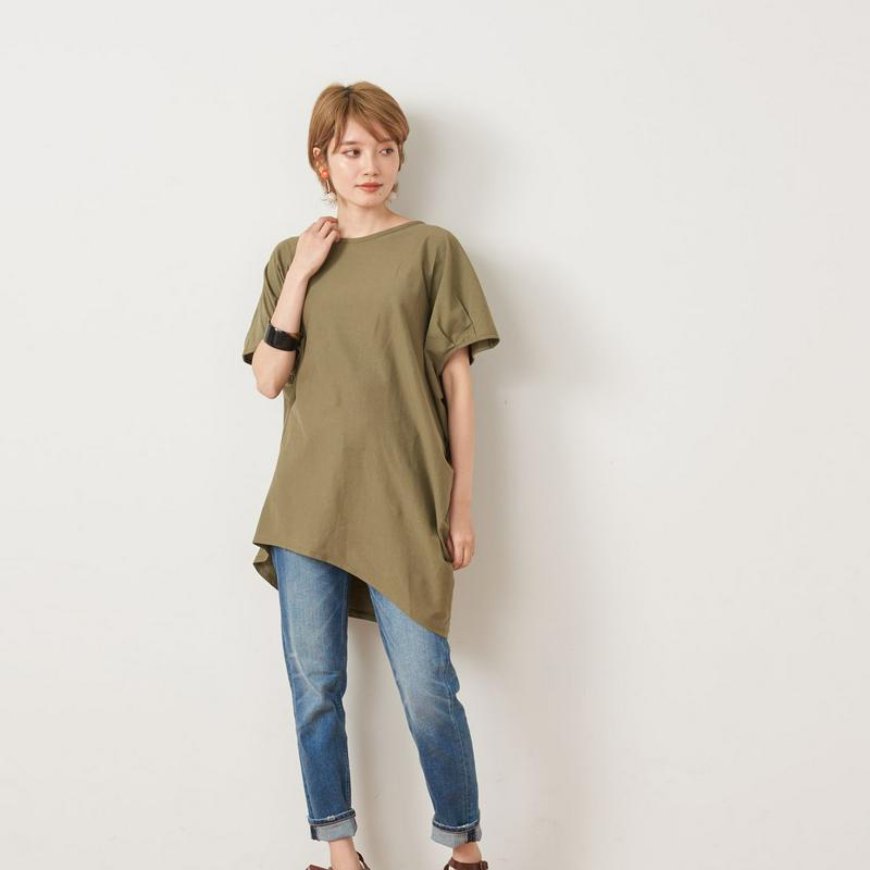 ランダムシルエットのゆったりチュニックＴシャツ