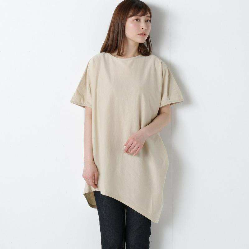 ランダムシルエットのゆったりチュニックＴシャツ