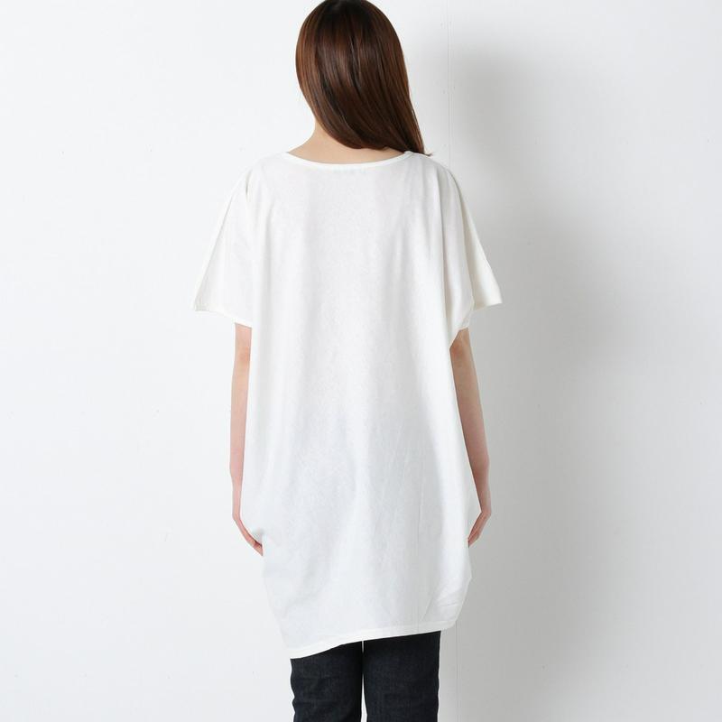 ランダムシルエットのゆったりチュニックＴシャツ