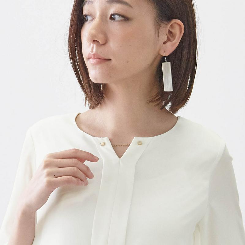 取り外しアクセサリー付き裏カットソータックブラウス【Ｓ～３Ｌ】