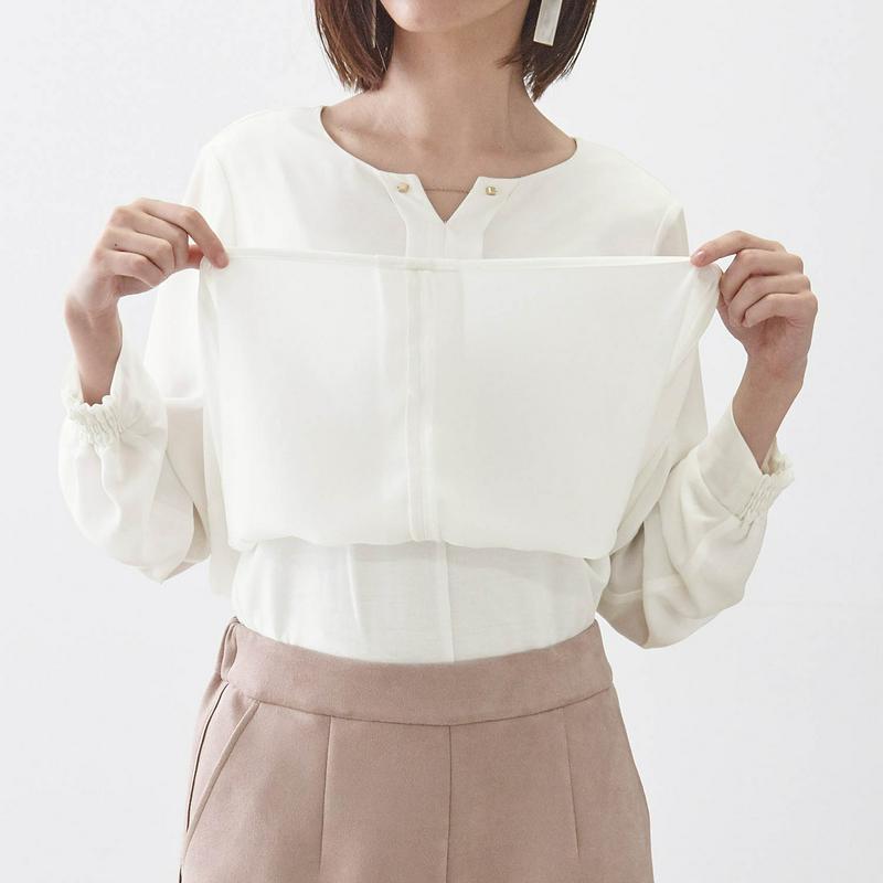 取り外しアクセサリー付き裏カットソータックブラウス【Ｓ～３Ｌ】