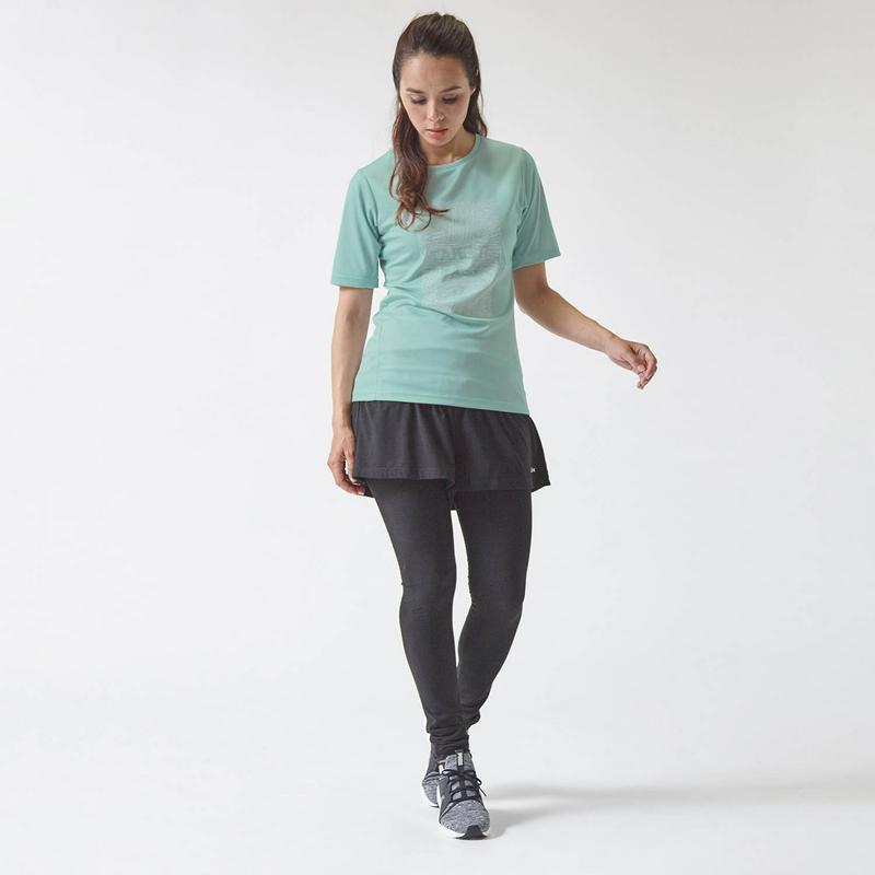 長めの袖で二の腕カバー！ロゴプリントクルーネック半袖Ｔシャツ【Ｓ～３Ｌ】