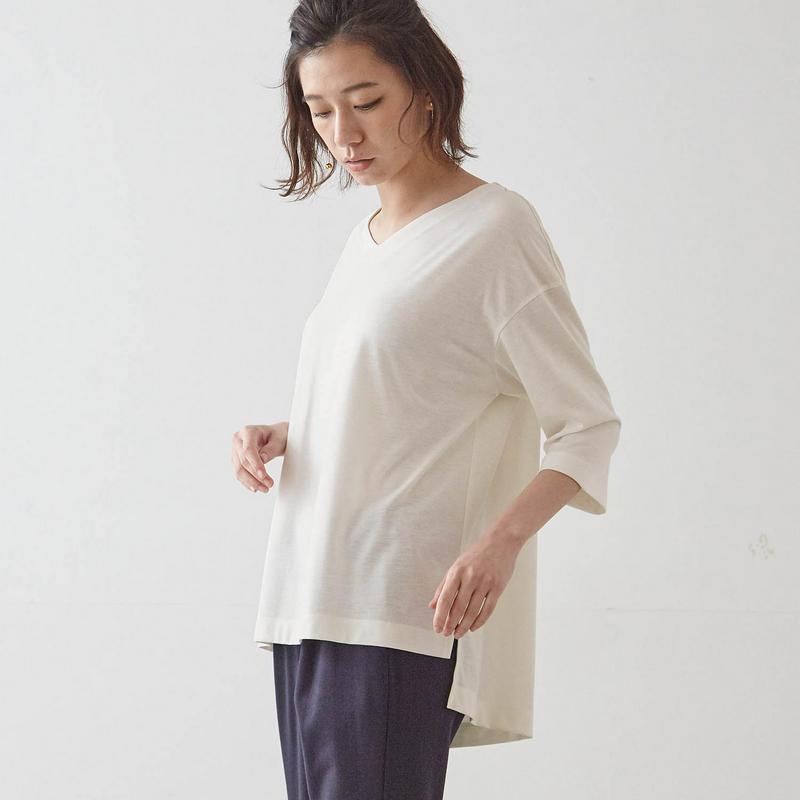 ゆったりシルエットの抜け感カットソーチュニック【Ｓ～３Ｌ】
