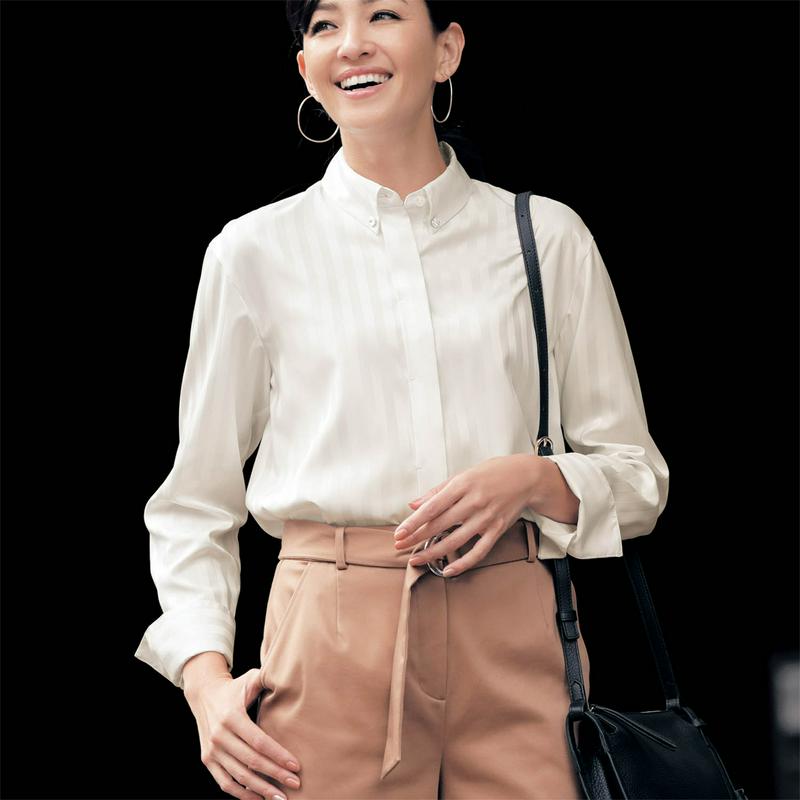 艶感のある大人シャツ【スワロフスキー（Ｒ）・クリスタル使用】