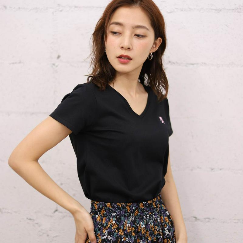 何枚でも欲しい◎綿混素材の刺繍入りＶネックＴシャツ