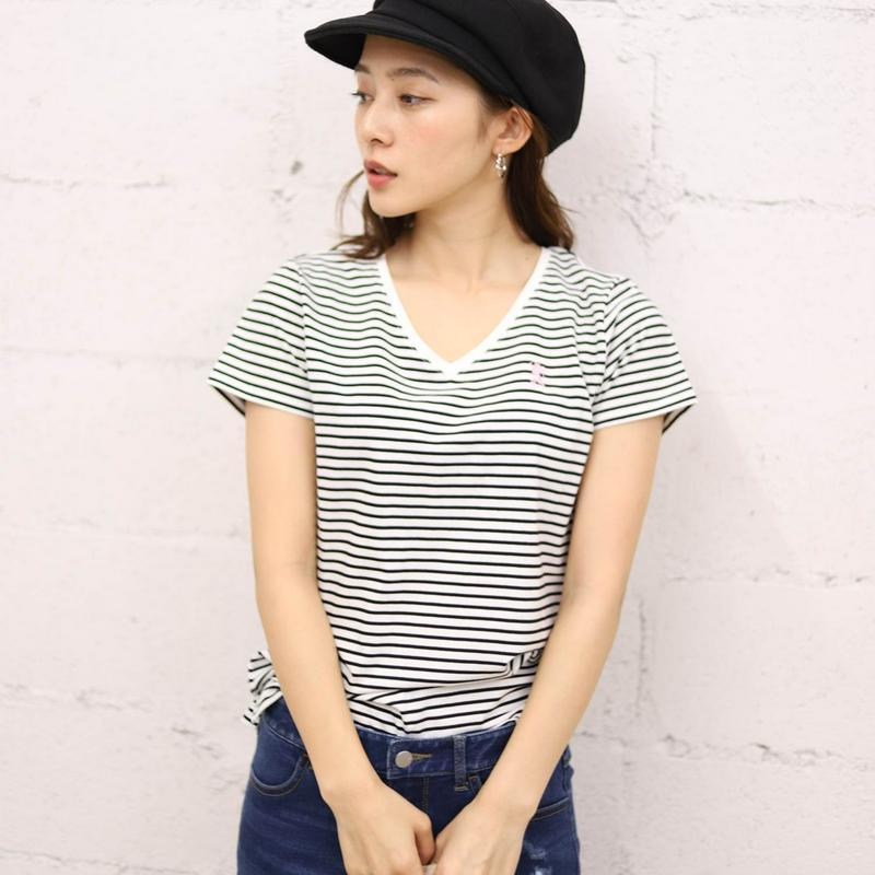 何枚でも欲しい◎綿混素材の刺繍入りＶネックＴシャツ