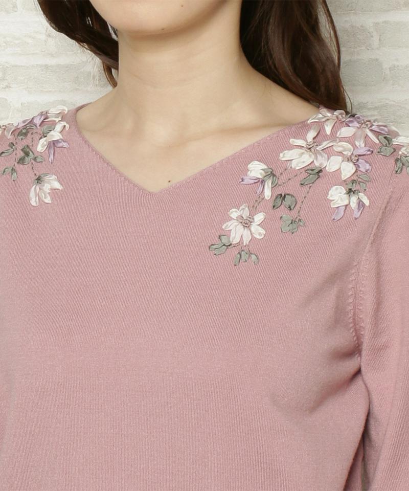 アシメリボン刺繍ニット