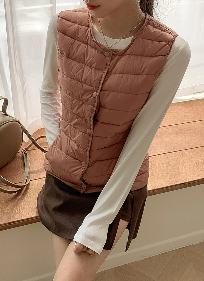 スリーブレスライトダウンジャケット