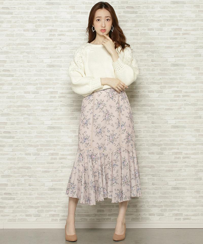 バルキーフラワーショルダーニット