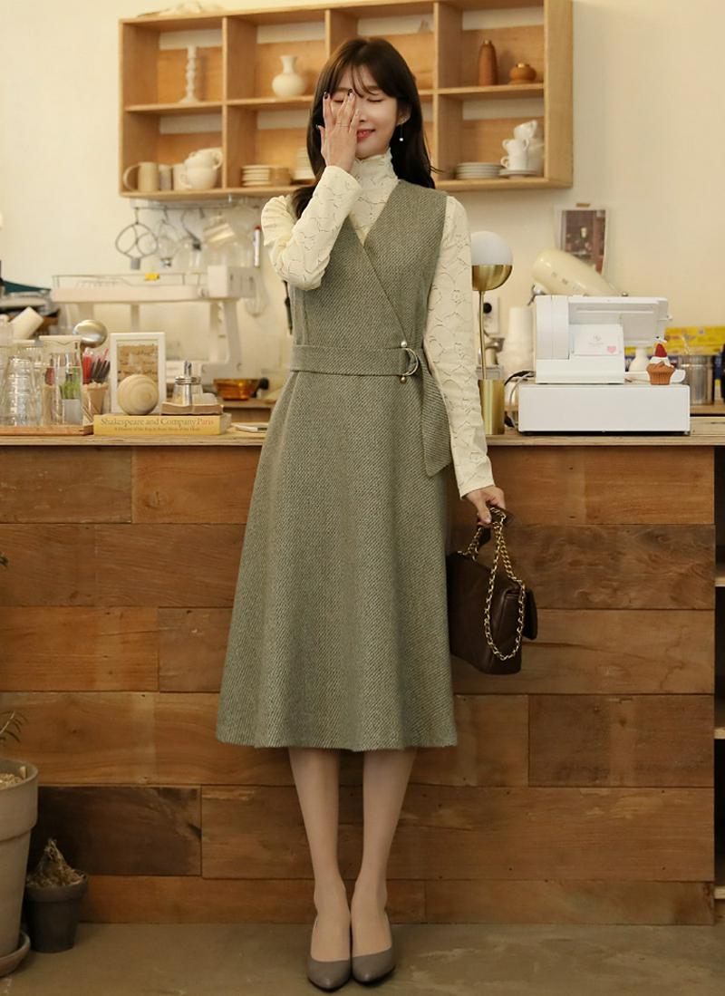 ウール混サイドベルトVネックワンピース