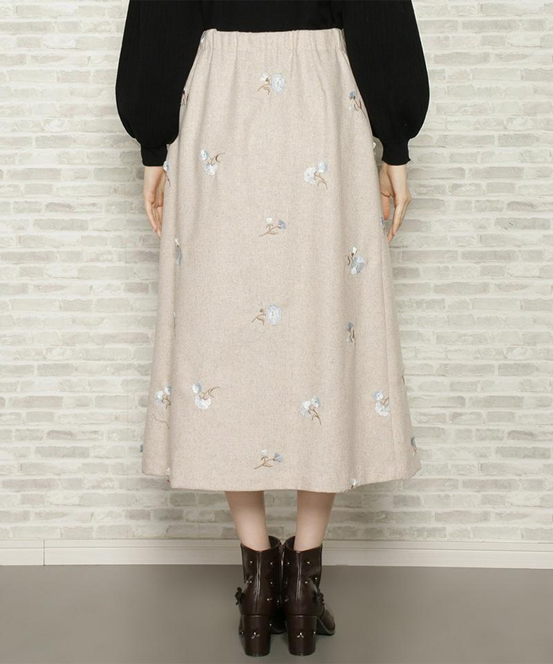 フリンジ刺繍スカート
