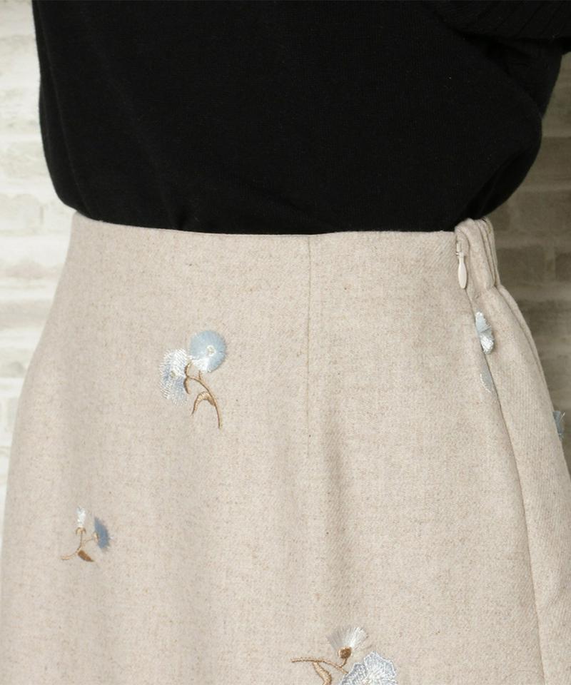 フリンジ刺繍スカート