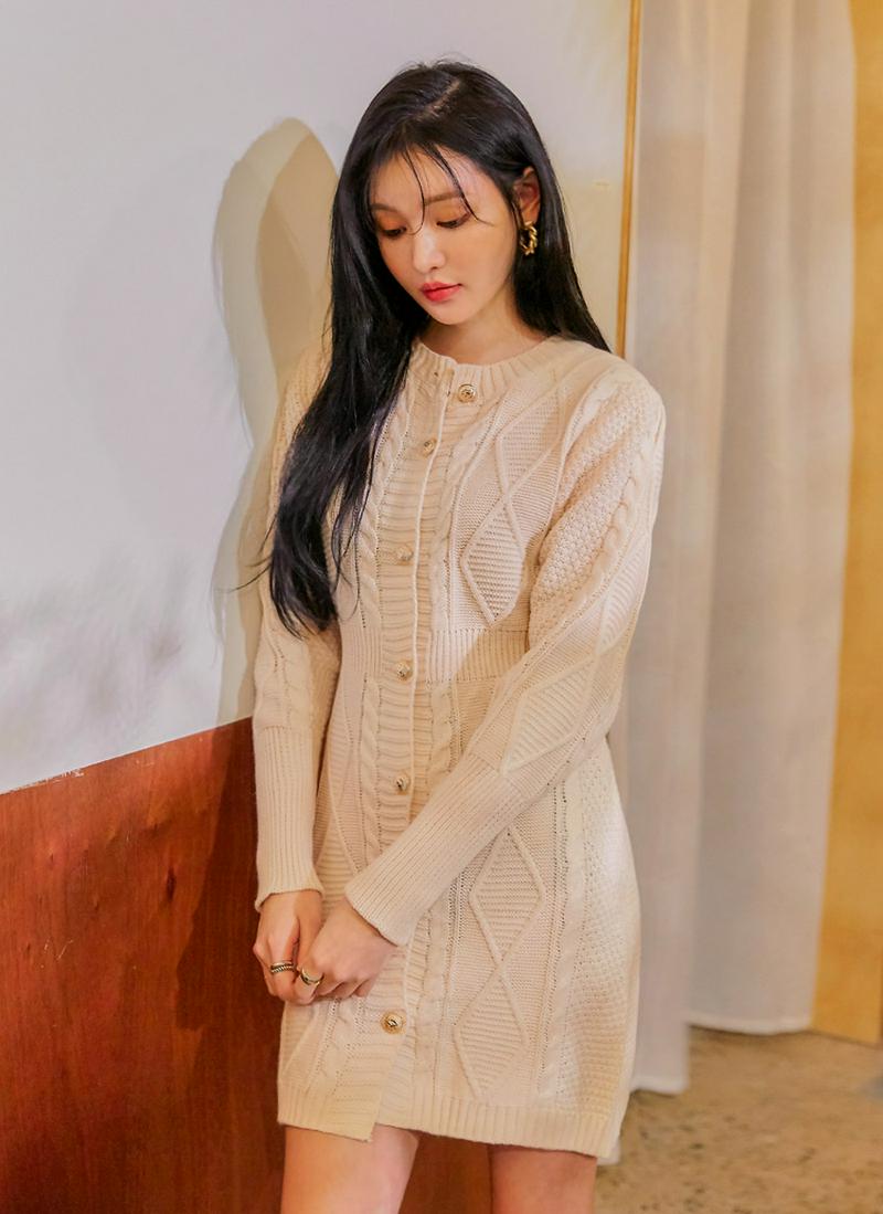 フロントボタンツイストニットワンピース