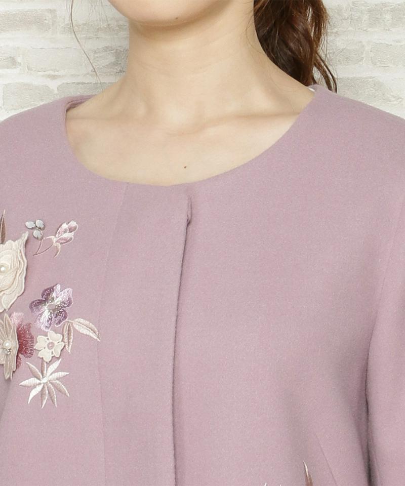 エアリークリーミー刺繍コート