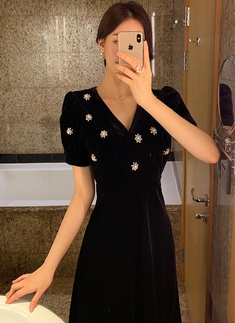 パール風フラワーベロアワンピース