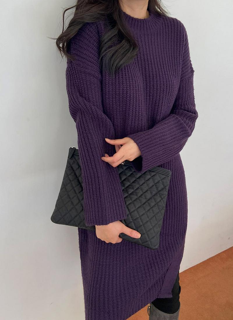 サイド深スリットニットワンピース