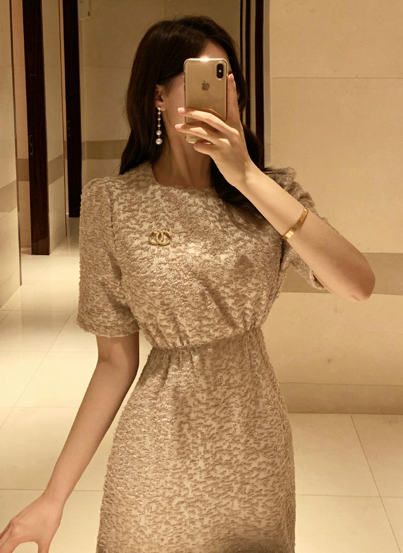 ウエストゴムエンボスミニワンピース