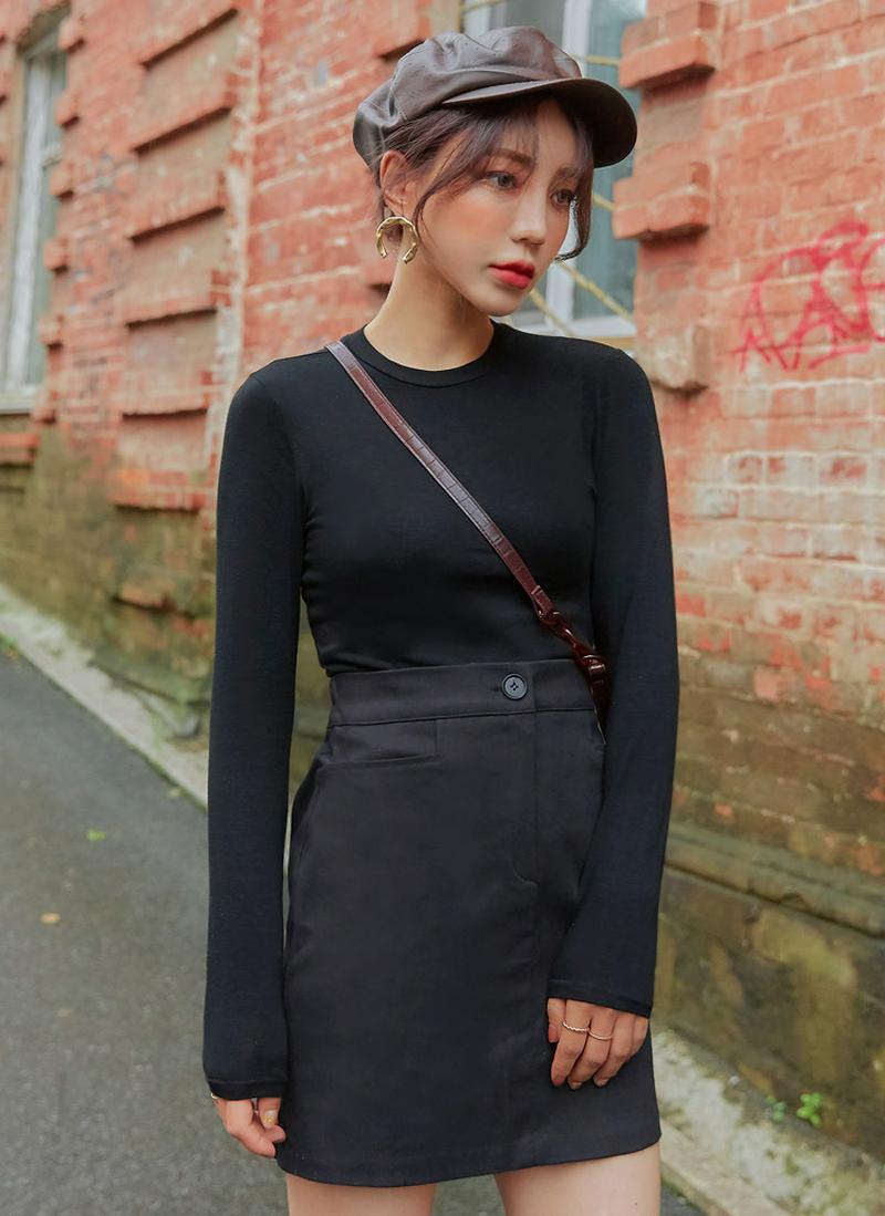 ベーシックスリム長袖Tシャツ