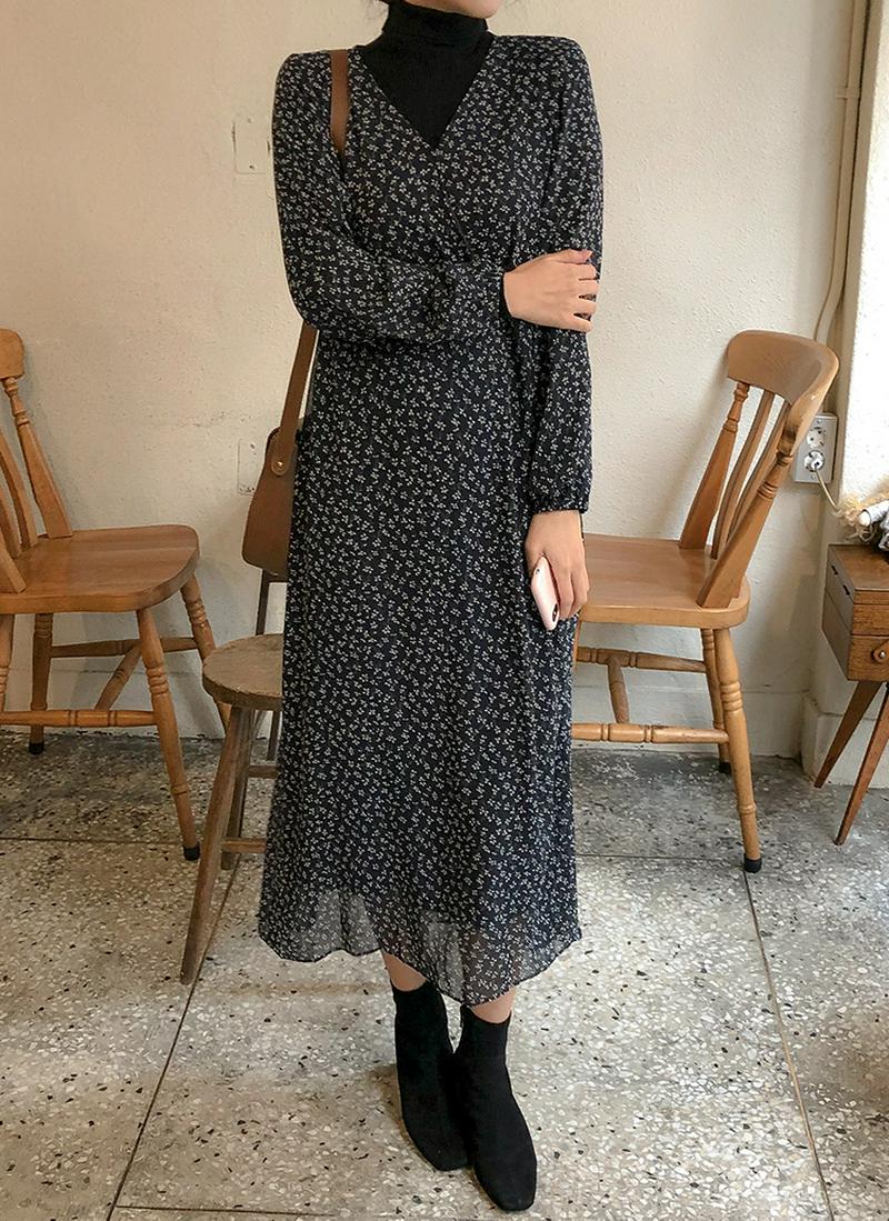Vネックフローラルワンピース