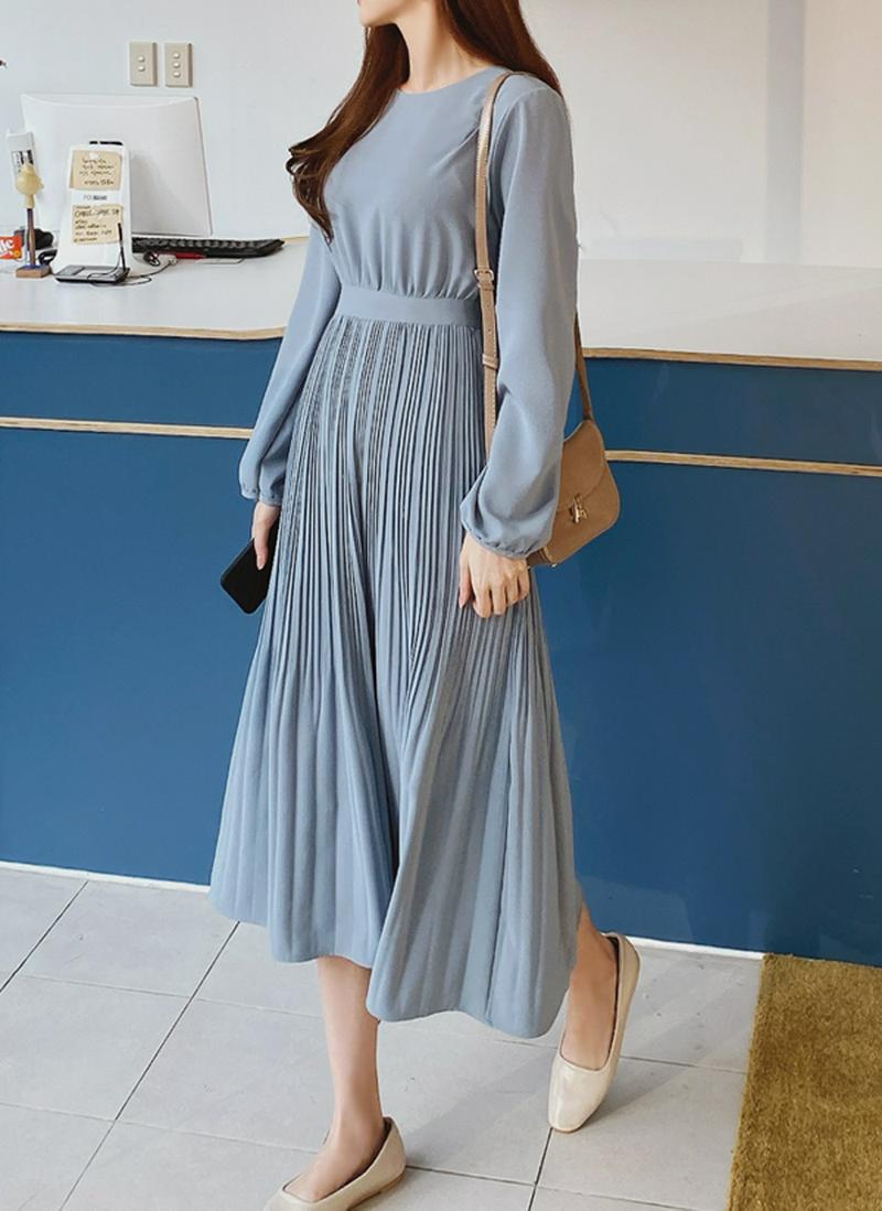 プリーツロングワンピース