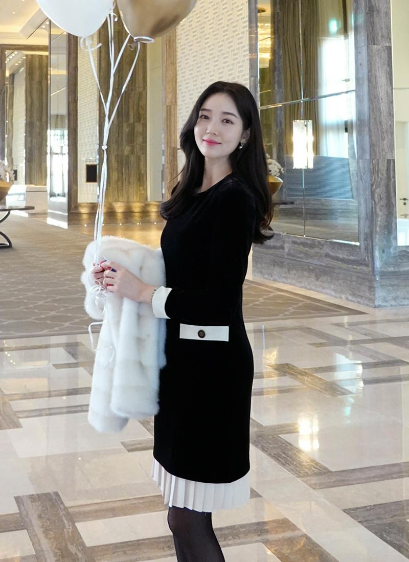 プリーツレイヤードベルベットワンピース