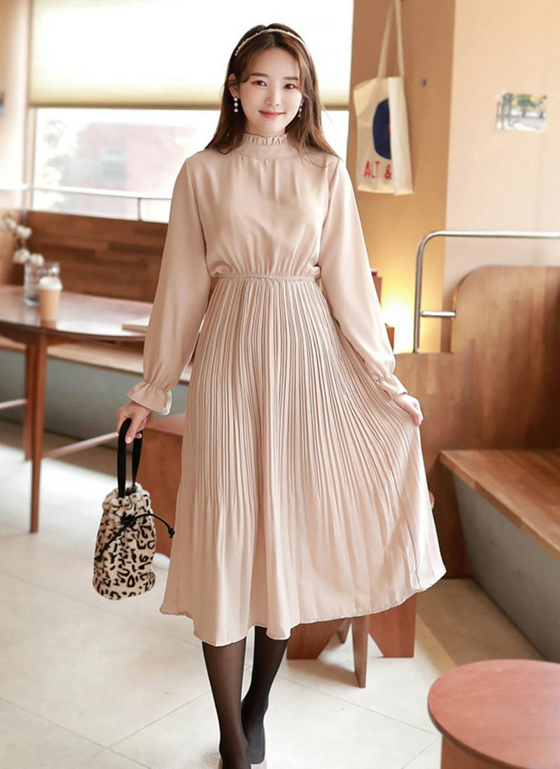 ネックフリルプリーツワンピース