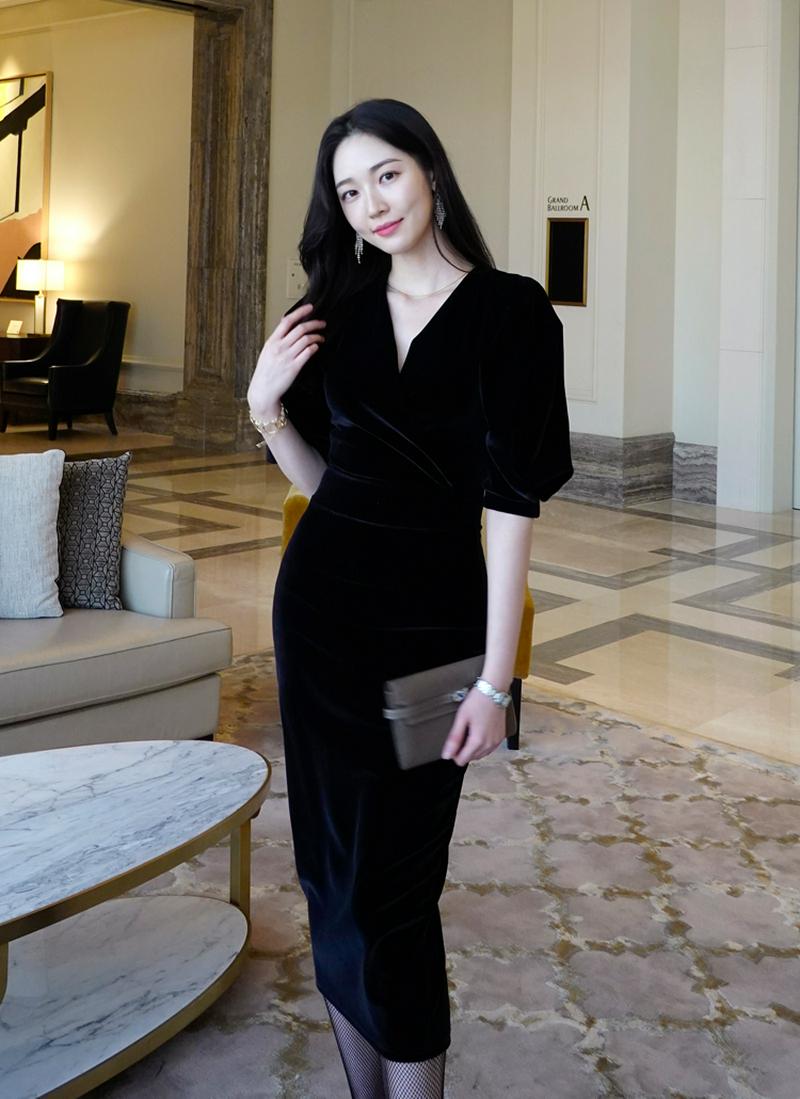 ボリュームスリーブベルベットワンピース