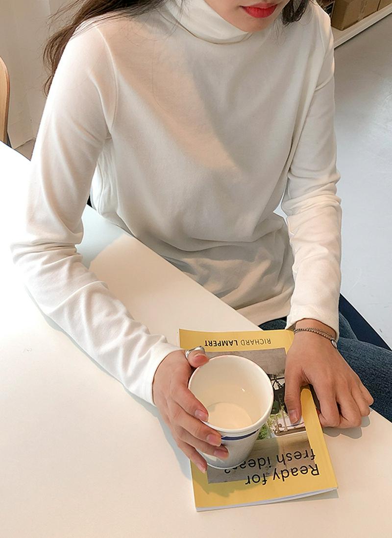 タートルネック長袖Tシャツ