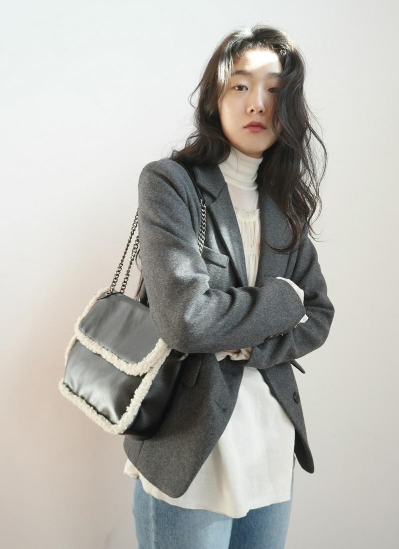 アンバランスボタンジャケット