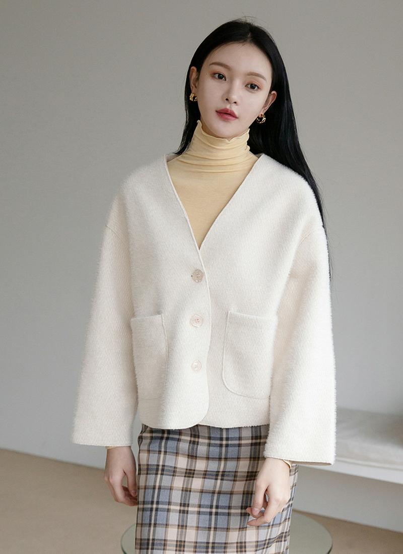 ソフトタッチノーカラーボタンジャケット