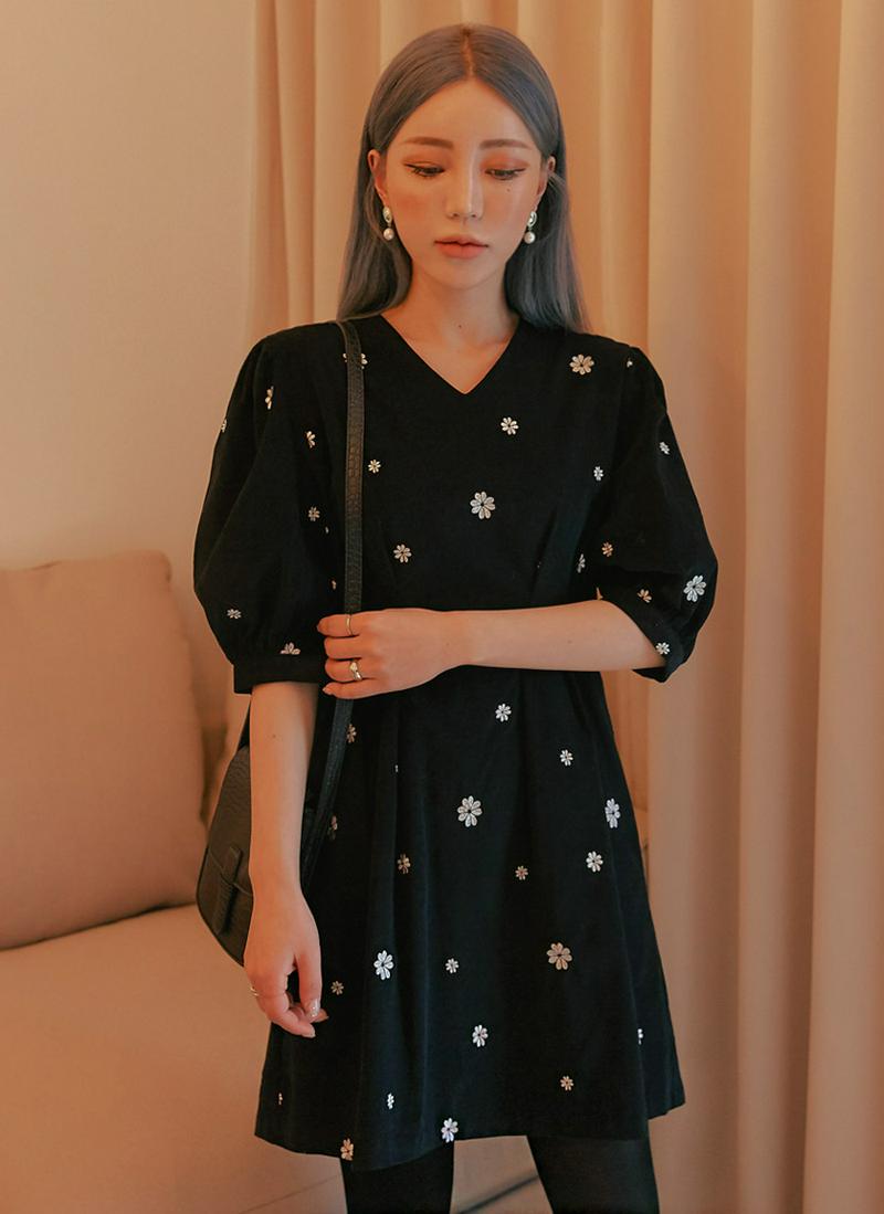 コーデュロイフラワー刺繍ワンピース