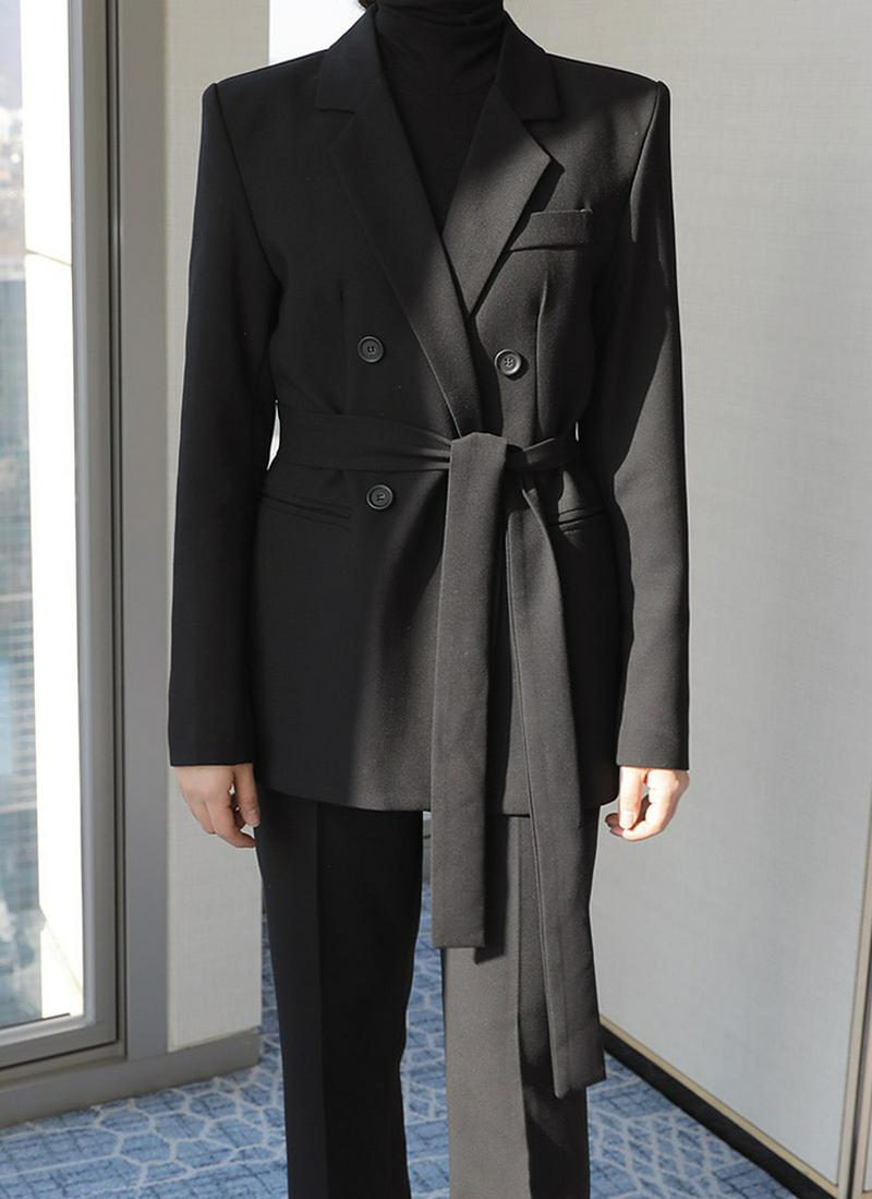 ストラップ付ダブルボタンジャケット