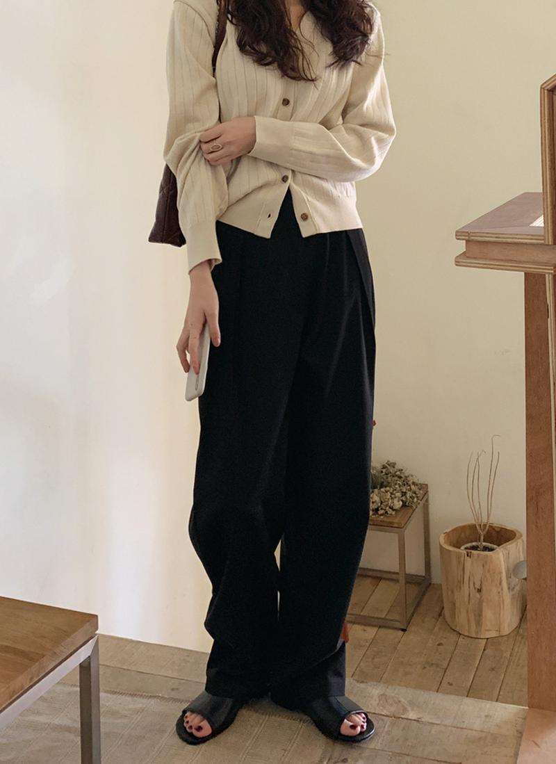 ワンタックワイドシルエットパンツ