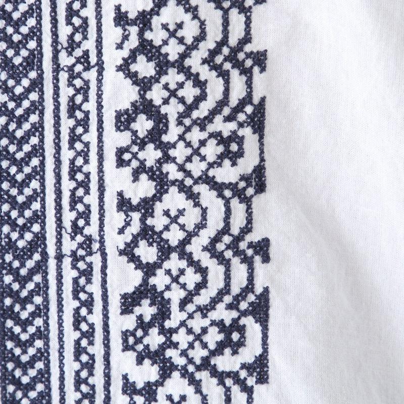 前身刺繍ブラウス