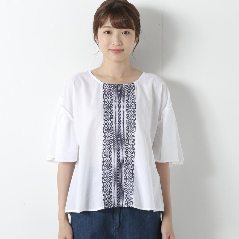 前身刺繍ブラウス