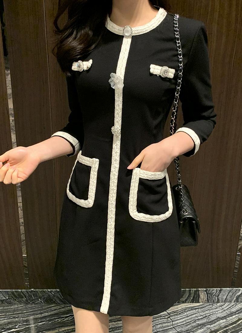 ブローチポイントラインワンピース