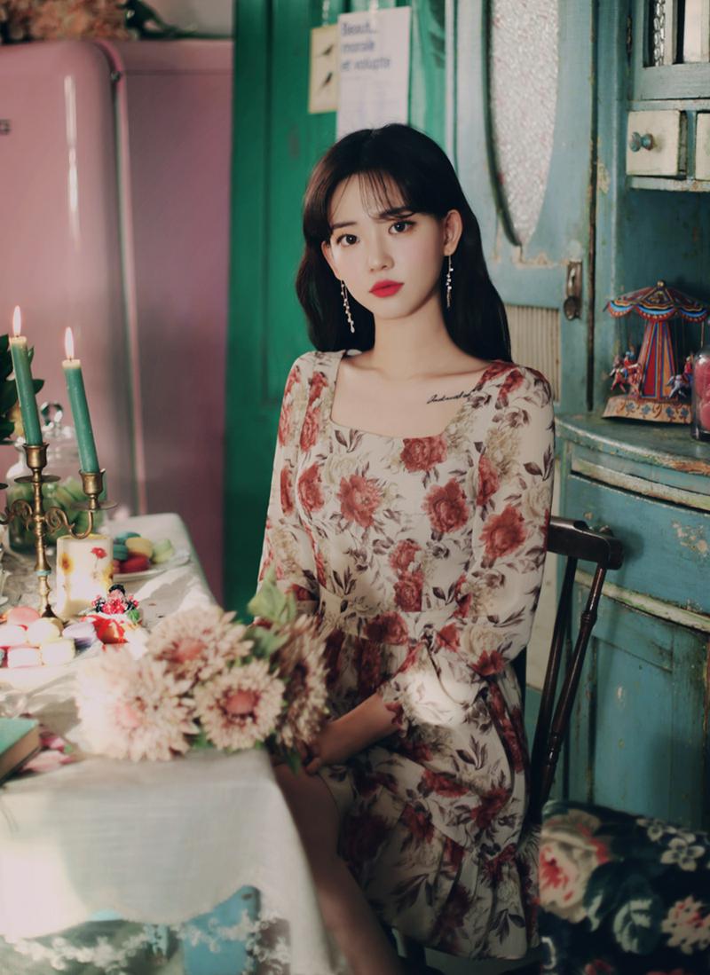 スクエアネック花柄ミニワンピース