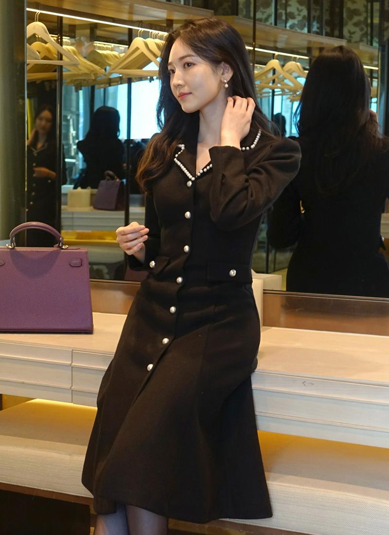 パール風ボタンカラーワンピース