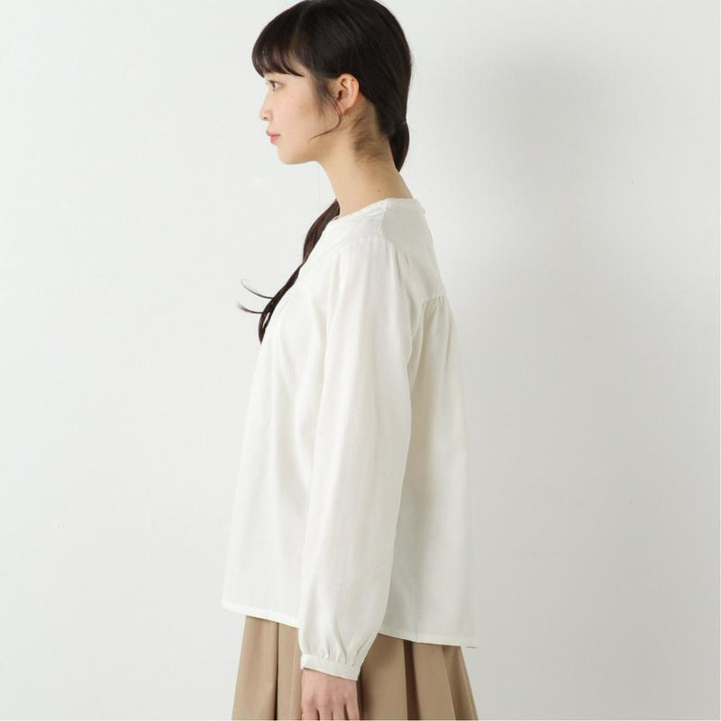 Ｗガーゼ素材のノーカラースモックブラウス（ノージーン/NO JEAN）
