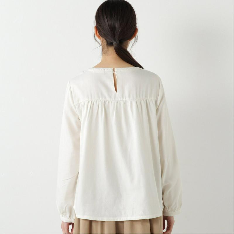 Ｗガーゼ素材のノーカラースモックブラウス（ノージーン/NO JEAN）