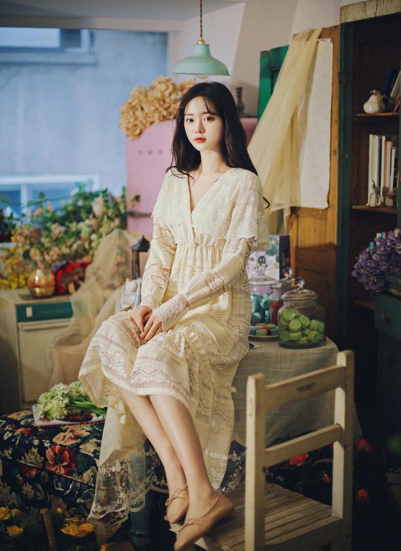 レースケープネックワンピース