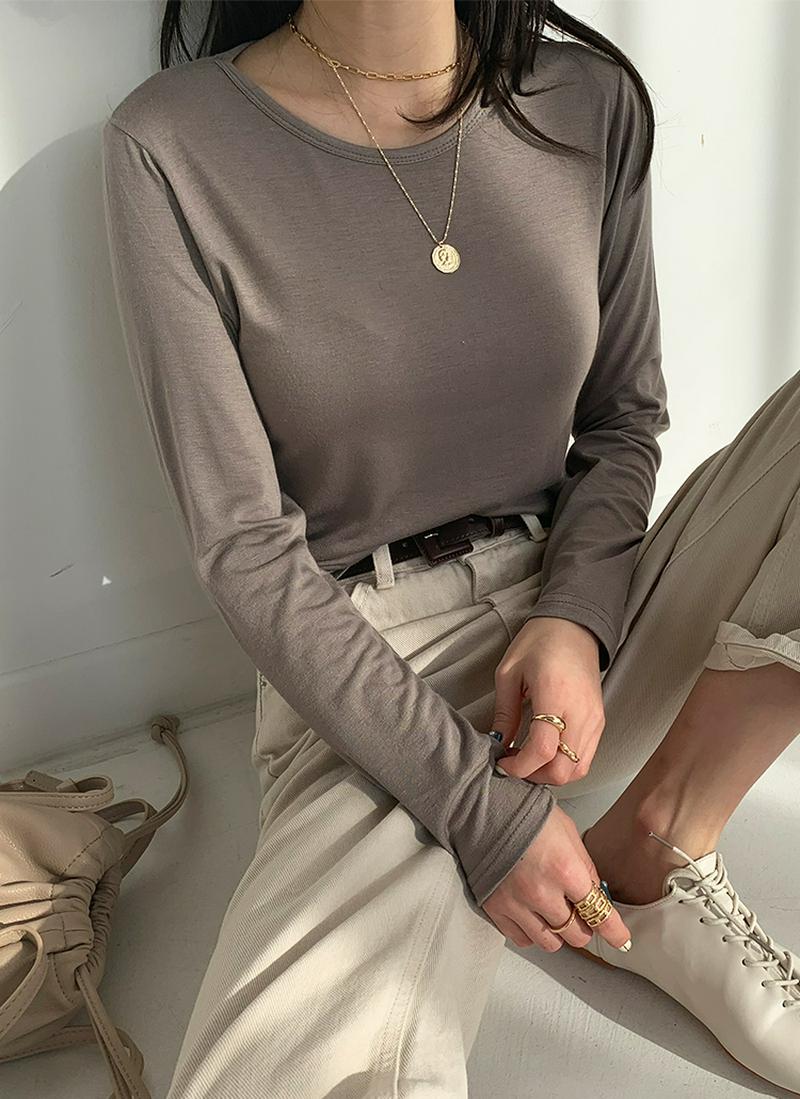 ラウンドネックTシャツ