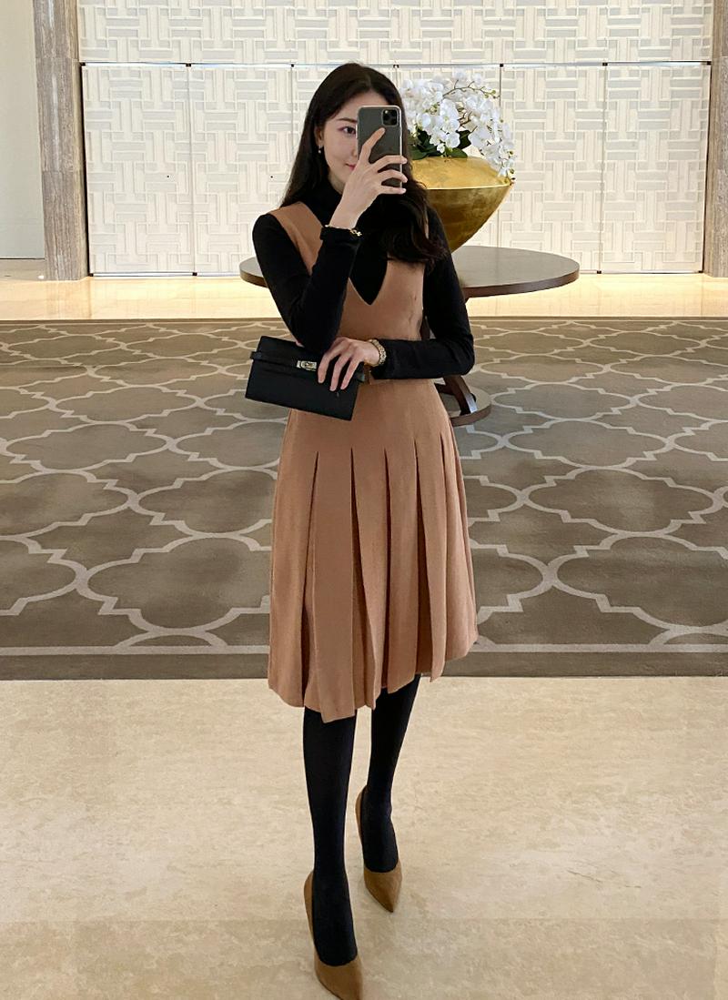 ベルト付プリーツノースリワンピース