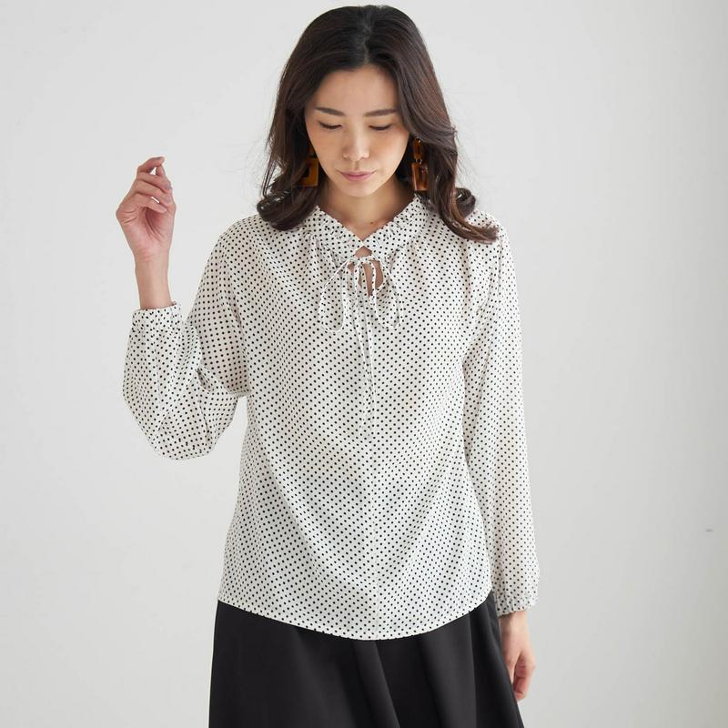 【ＳＴＹＬＥ　ＳＮＡＰセレクト】前後２ＷＡＹドット柄プリントブラウス［日本製］