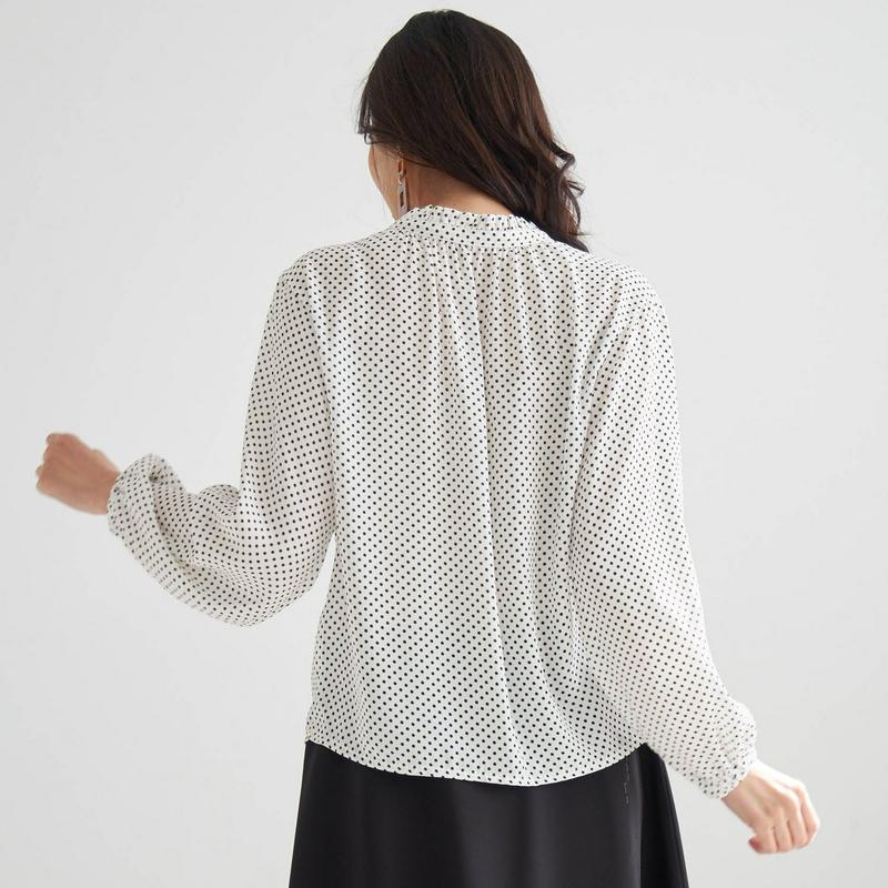 【ＳＴＹＬＥ　ＳＮＡＰセレクト】前後２ＷＡＹドット柄プリントブラウス［日本製］