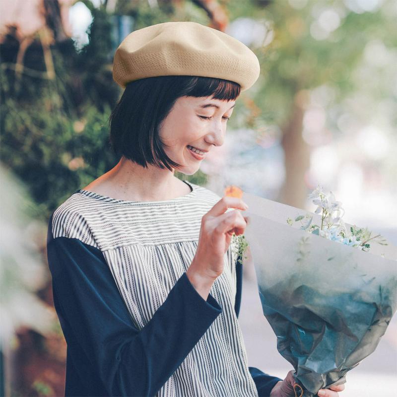 初夏は一枚で華やか！前身頃異素材切替えカットソー