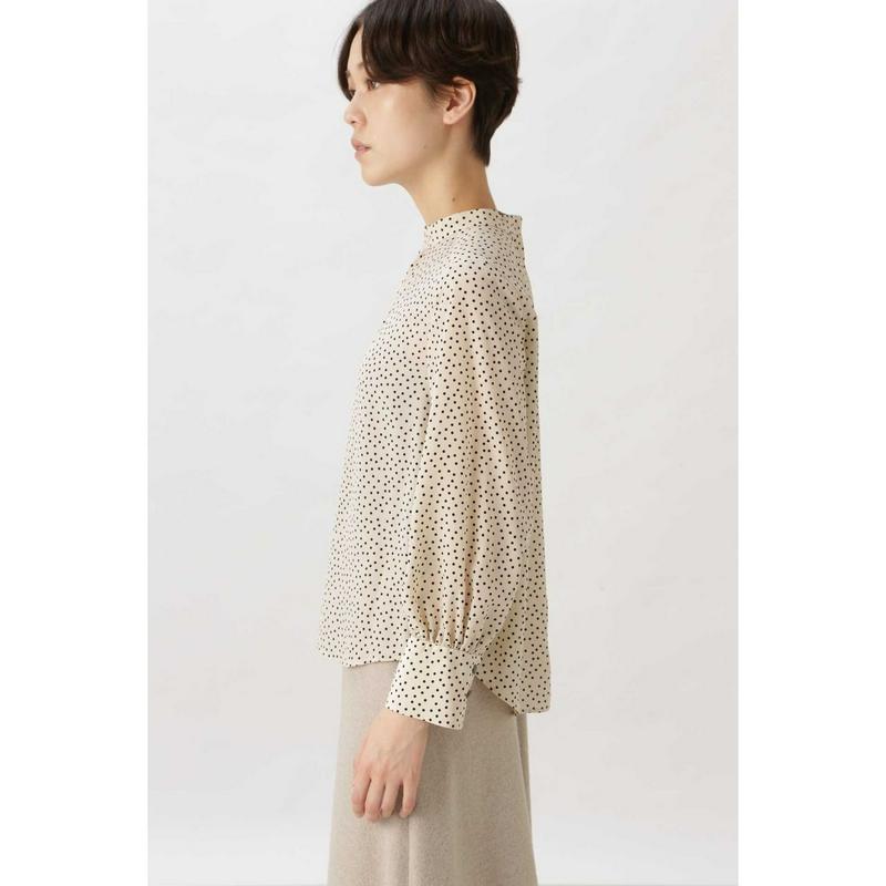 ≪ａｒｒｉｖｅ　ｐａｒｉｓ≫ドットブラウス