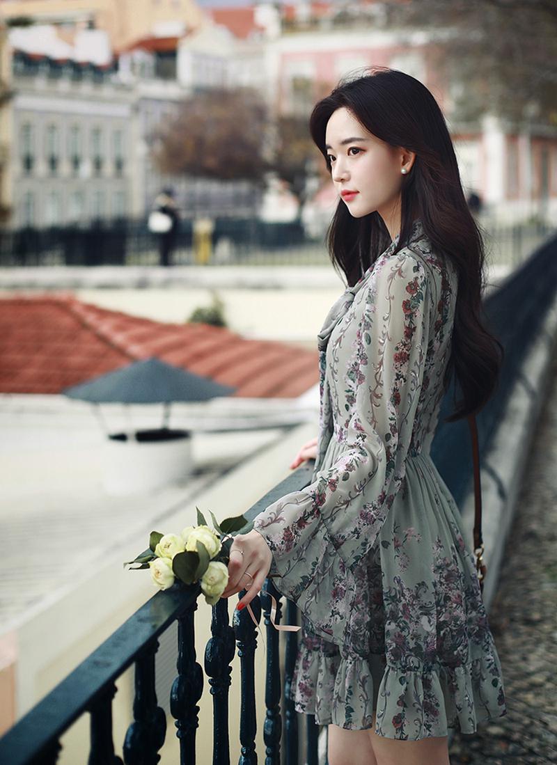 ボウタイスリットネックワンピース(ミニ)