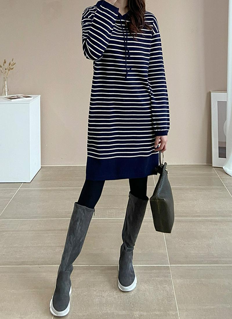 ボーダー柄フードニットワンピース