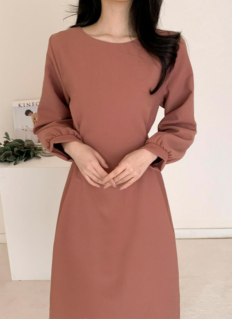 腰ストラップラウンドネックワンピース